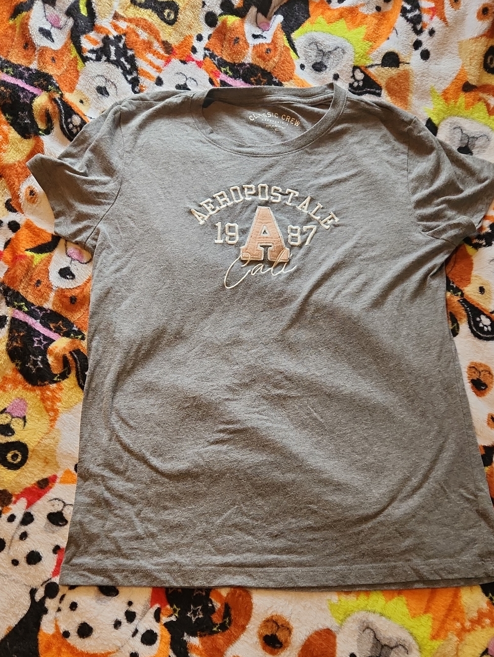 Aeropostale Gray Tee with Beige 'A' Patch XL